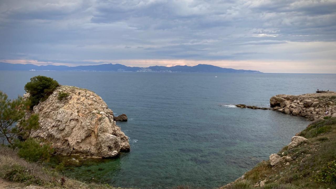 Apartamento L' Escala Esterno foto