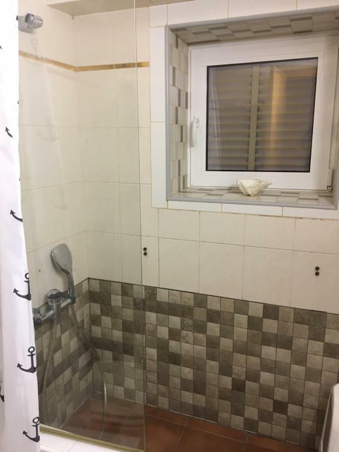 Apartamento L' Escala Esterno foto