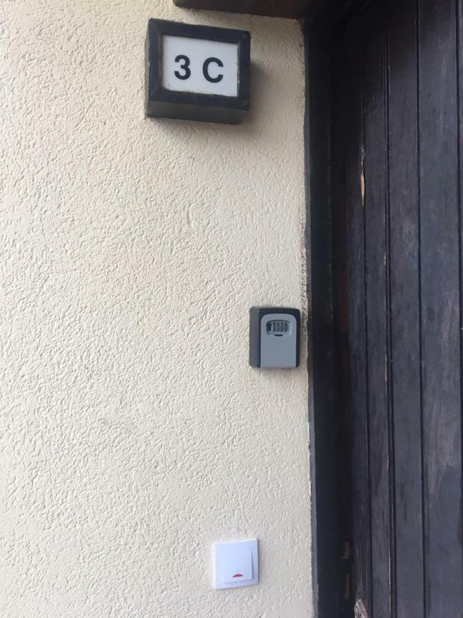 Apartamento L' Escala Esterno foto